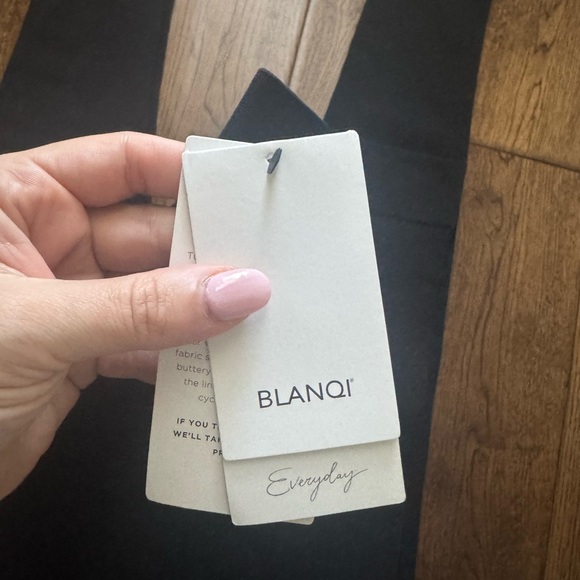 BLANQI Everyday Highwaist Legging in Black Size M - Picture 4 of 4